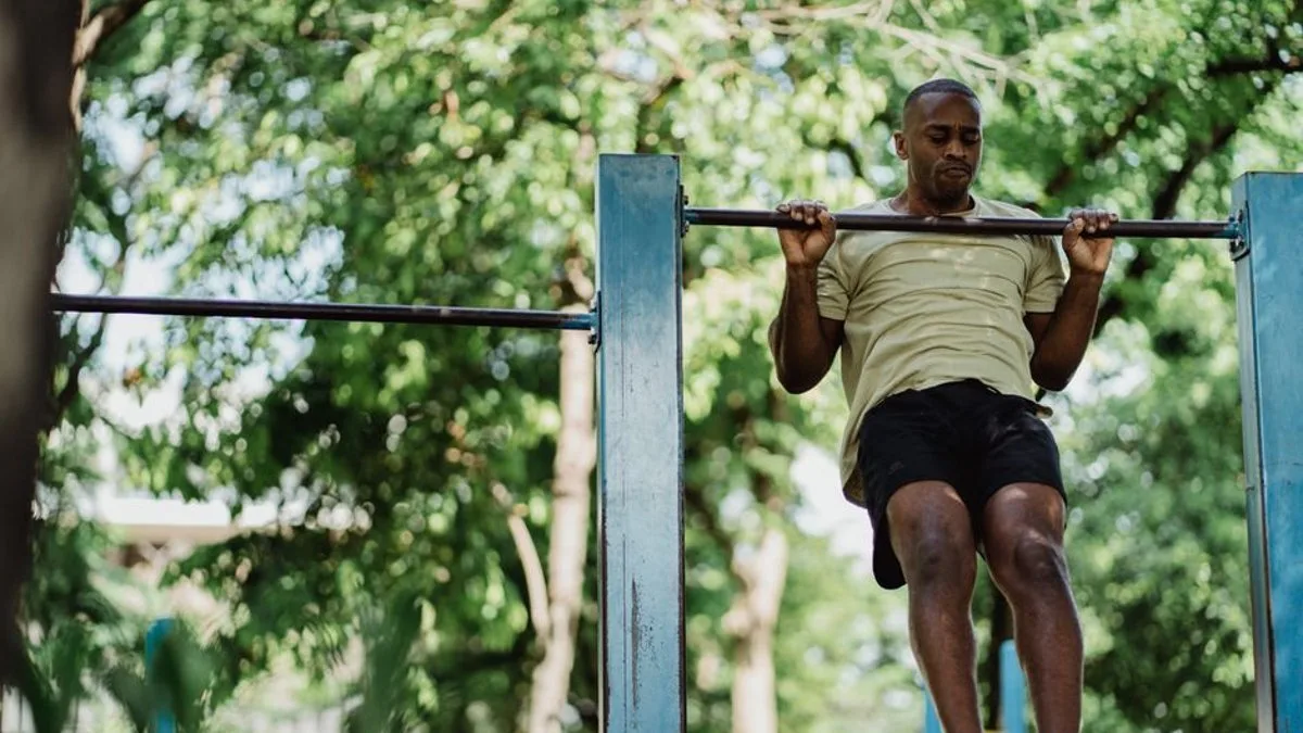 Street workout : comprendre la discipline et ses pratiquants